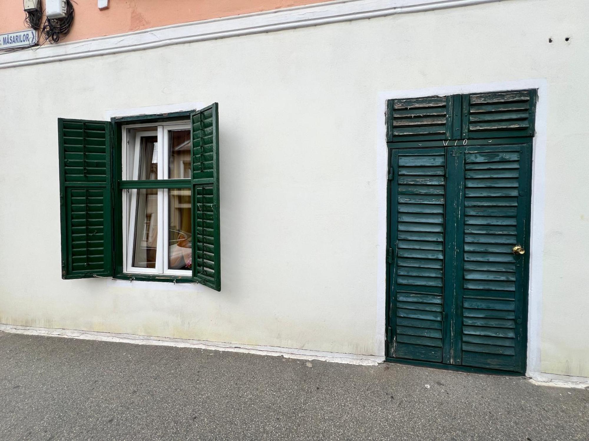 Vio'S Getaway Apartment Sibiu Exterior photo