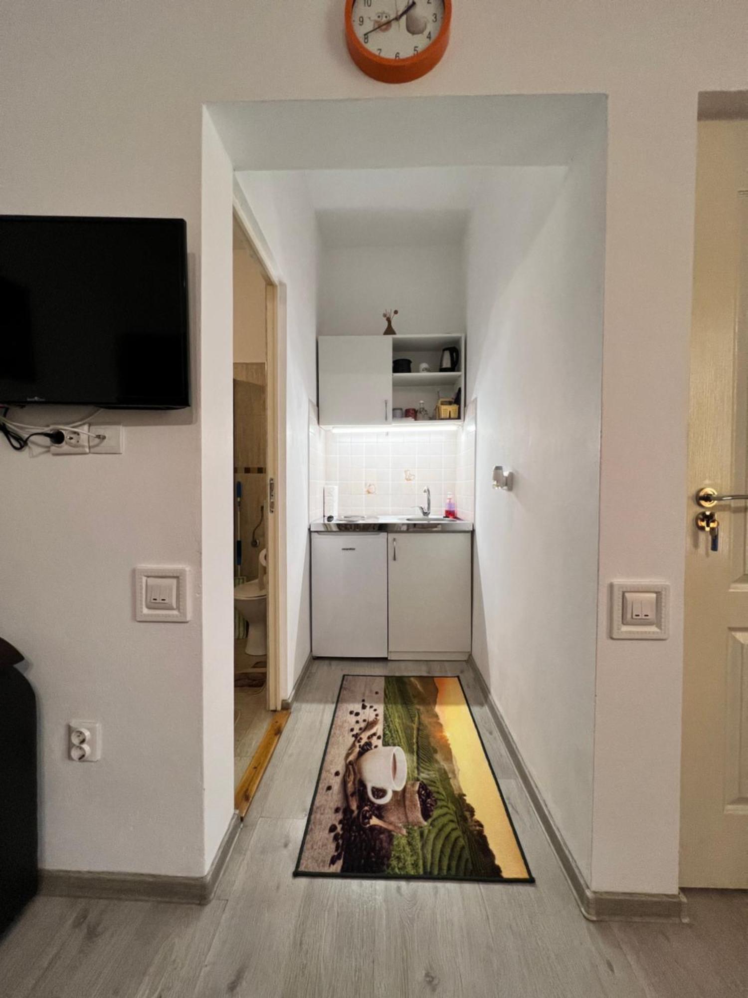 Vio'S Getaway Apartment Sibiu Exterior photo