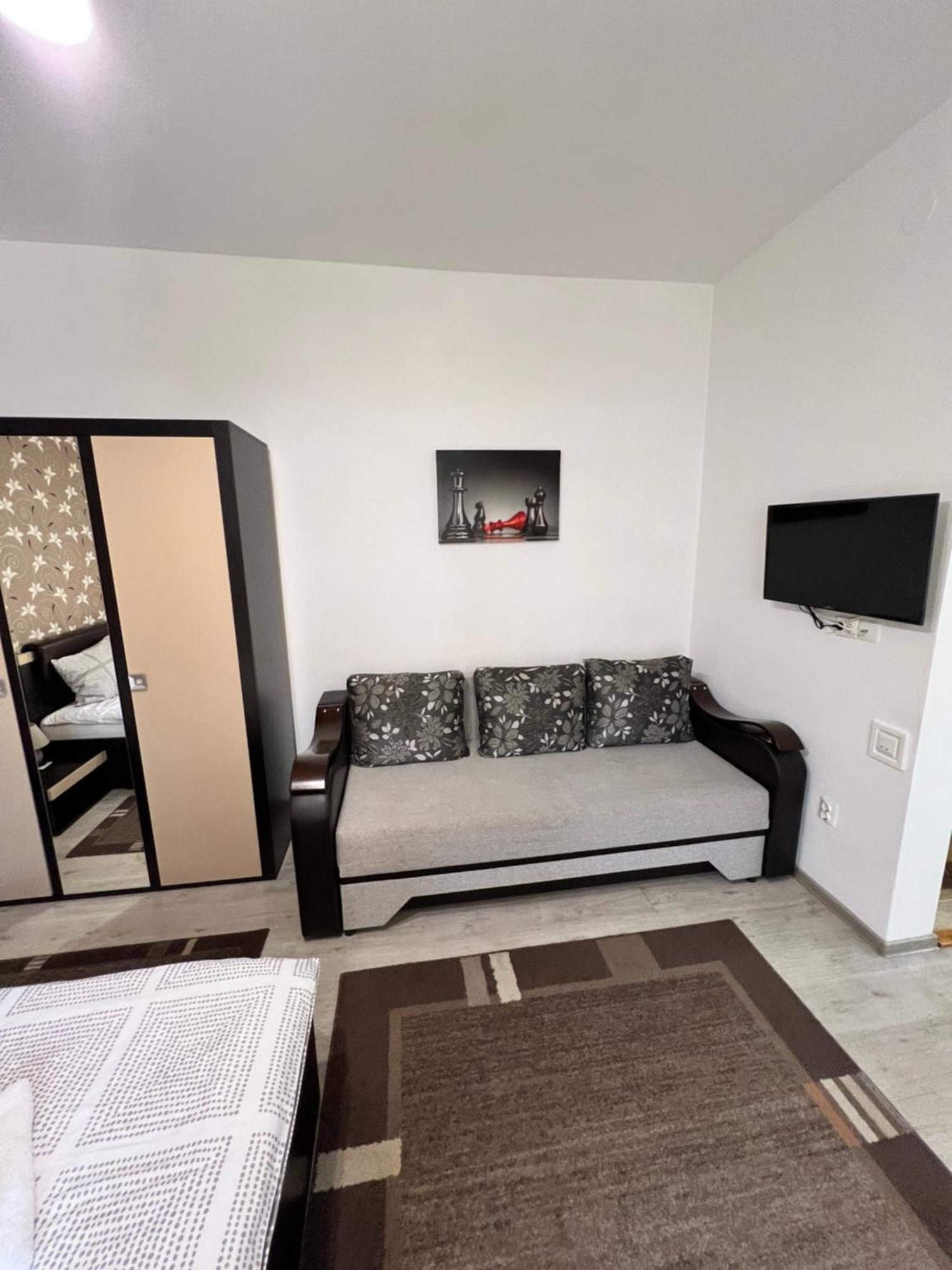 Vio'S Getaway Apartment Sibiu Exterior photo